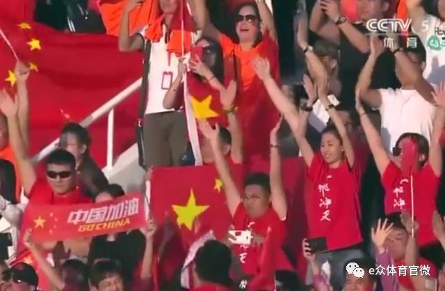  安格斯主场氛围火爆，球迷助威催生激情胜利  